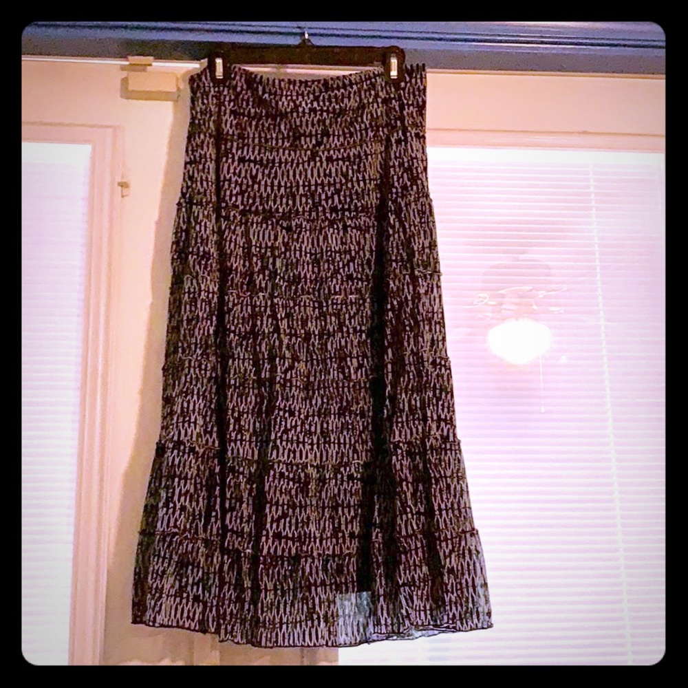 NEW/ Pretty broom-stick skirt w/ tag